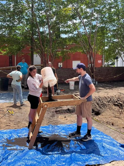 Expertos en arqueología llegaron al lugar para ayudar con la búsqueda de más objetos antiguos