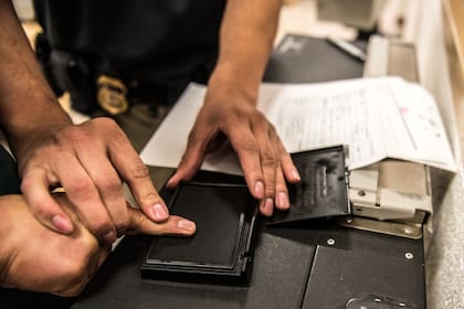 Expertos en inmigración consideran que la normativa de Florida es inconstitucional y será objeto de demandas judiciales