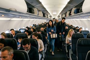 Los hábitos más molestos que puede tener un pasajero a la hora de viajar en avión