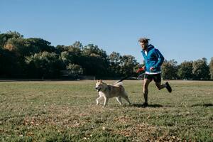 Los consejos fundamentales si vas a empezar a hacer running con tu perro