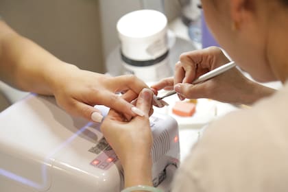 Expertos recomiendan concurrir úicamente a salones de belleza certificados o bien reconocidos por los usuarios