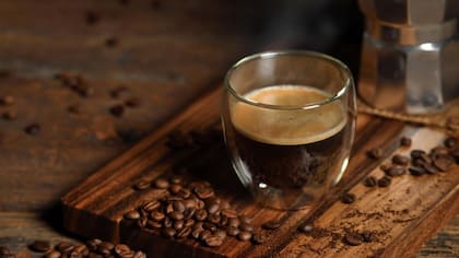 Expertos sostienen que el consumo de café ha influido en el desarrollo de ideas políticas y económicas
