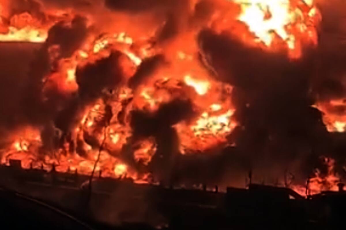 Explosión e incendio en un depósito de combustible en Conarky la capital de Guinea