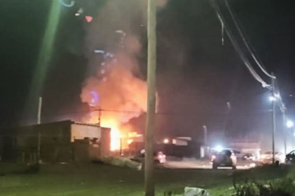 Explosión e incendio en una vivienda de la localidad de Perito Moreno, Santa Cruz.