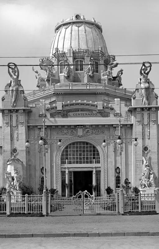 Exposición Industrial. Fue la única que dio ganancias, y la que más éxito de público logró. Estaba en el Parque 3 de Febrero.