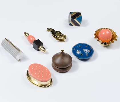Exquisito, una elaborada colección de broches
