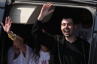 Exrehén israelí Guy Gilboa-Dalal relata abusos sexuales en Gaza y pide denunciarlos