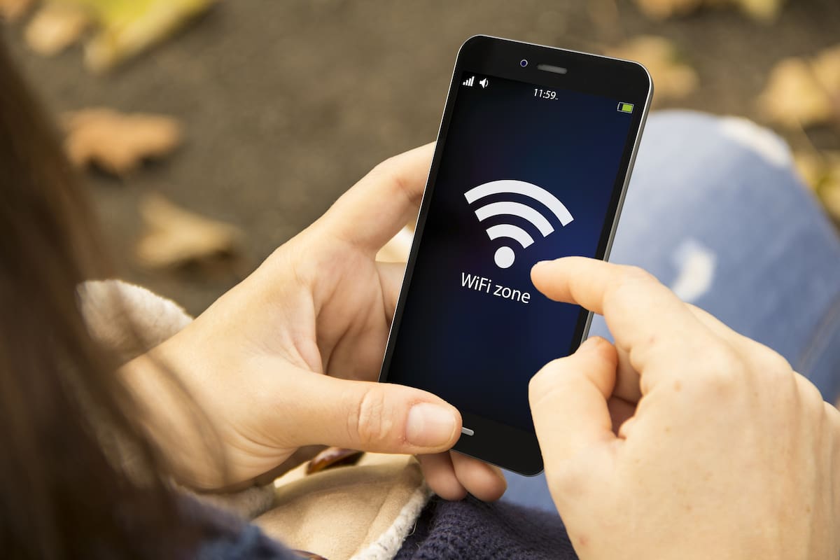 Extender una señal Wi-Fi usando un celular es muy sencillo: permite tomar esa conexión y crear otra; puede ser clave para un lugar de veraneo donde el router local está mal ubicado