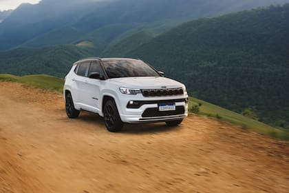 Exterior del nuevo Compass Blackhawk