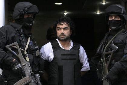 El narco colombiano "Mi Sangre", al ser extraditado a los Estados Unidos; los movimientos de fondos de su red en la Argentina desataron varias investigaciones en el país