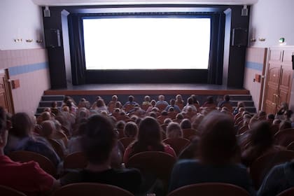 Extrañamos tanto al cine. ¿Cuándo volveremos a disfrutarlo?