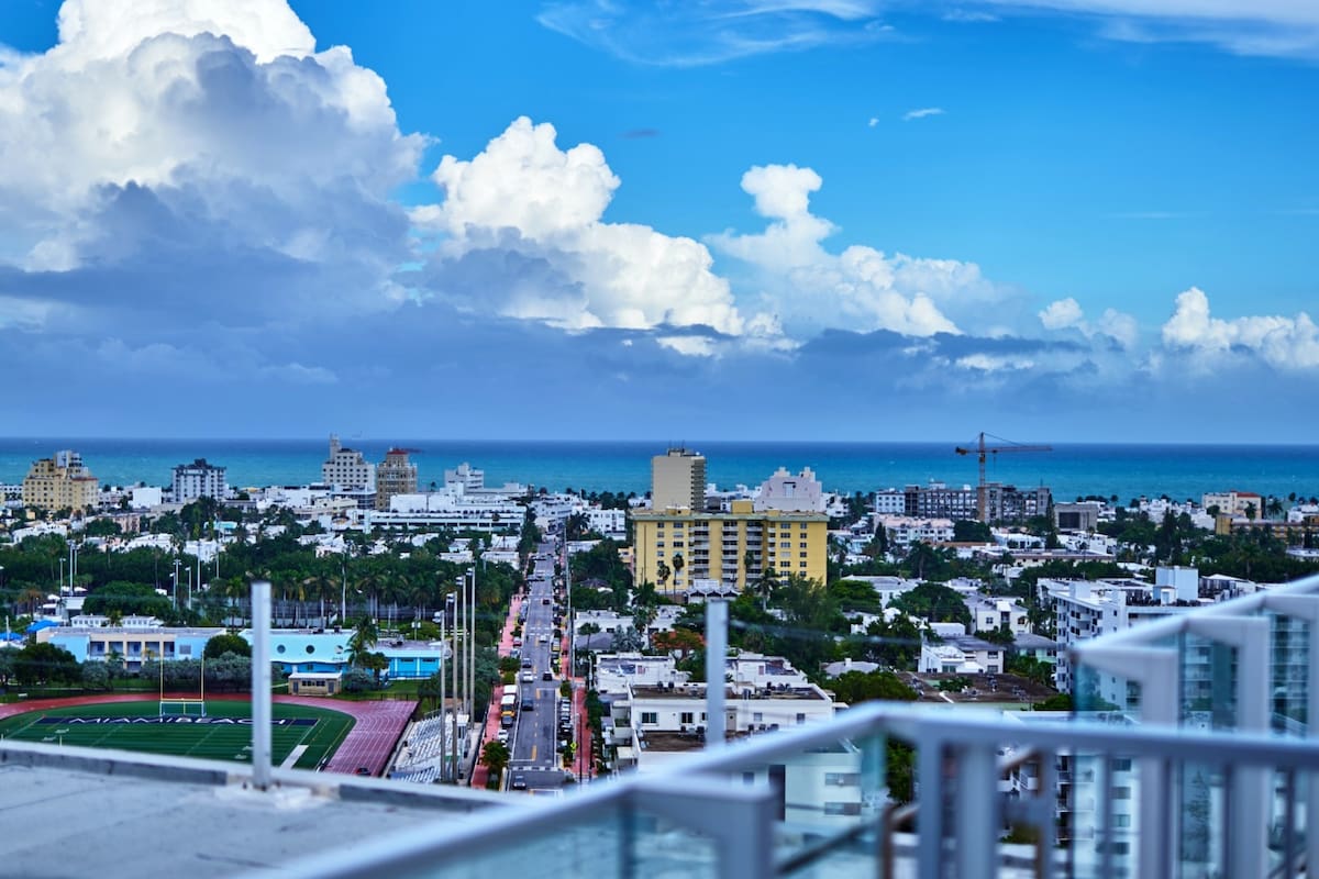 Extranjeros de países como China, Venezuela y Cuba tienen hasta el 31 de diciembre para registrar sus propiedades en Florida