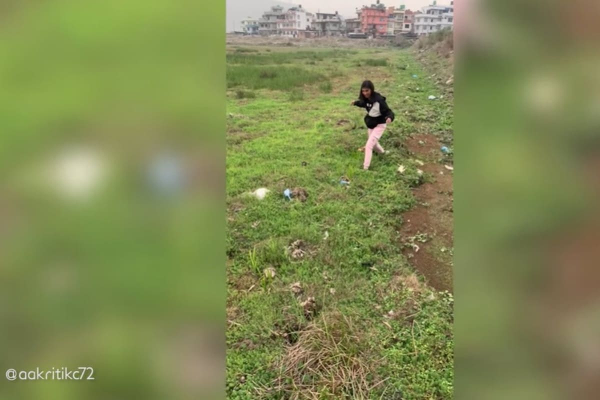 Extraño fenómeno en Katmandú donde el suelo parece estar sobre agua