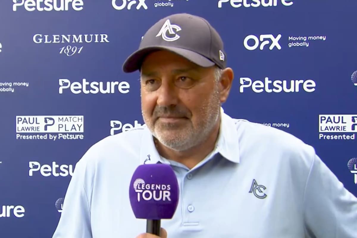 Extraño, pero se animó: Angel Cabrera concedió una entrevista en inglés después de ganar en Inglaterra