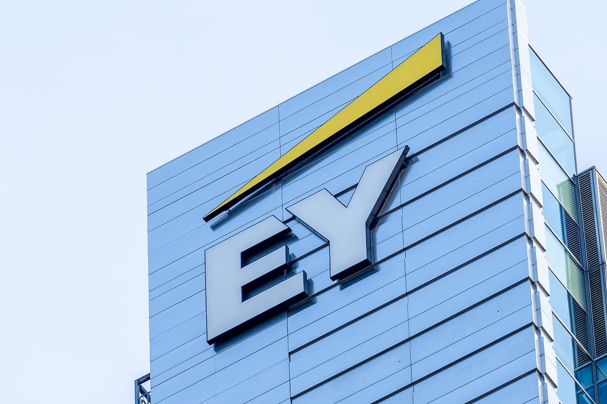 EY anunció la creación de 800 puestos de trabajo e inversiones en IA