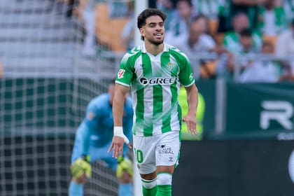Ez Abde, el marroquí que juega en Betis y que fue criticado por haber utilizado la remera en apoyo a Ceuta