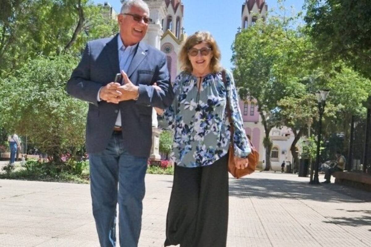 Ezekiel y Olga Martin venden su produco hasta al Papa