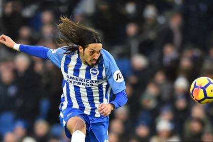 Ezequiel Schelotto con la camiseta de Brighton, de la Premier League. Desarrolló casi toda su carrera en Italia.