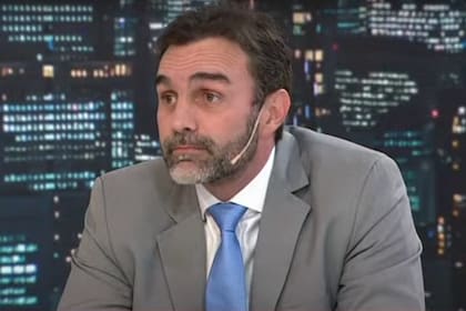 Ezequiel Atauche, jefe de bloque de senadores de La Libertad Avanza durante la entrevista en LN+