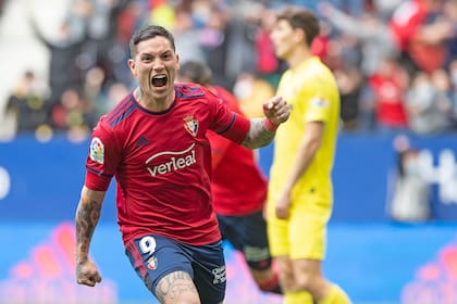 Ezequiel Ávila jugó 123 partidos con la casaca de Osasuna; en su paso por el equipo de Pamplona sufrió dos roturas de ligamentos cruzados