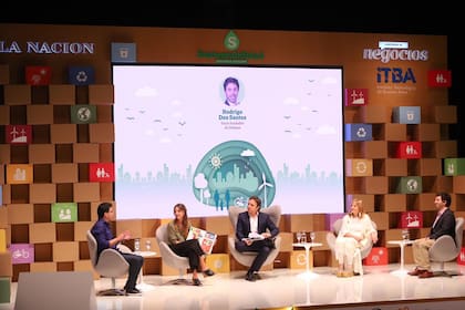 Ezequiel Escobar (uSound), Carolina Castagna (OyM), José Del Rio (LA NACION), Alejandra Gougy (Cosecha Vintage) y Rodrigo Dos Santos (Infopan)