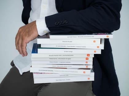 Ezequiel Fonseca se dio cuenta de que la IA era una herramienta clave para consolidar diferentes historias
