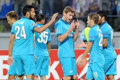 Ezequiel Garay festeja el triunfo del Zenit