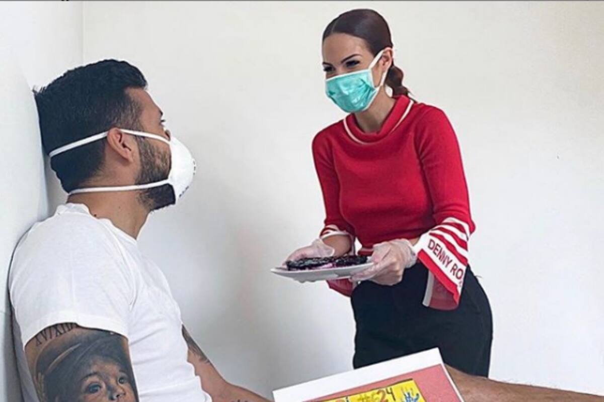 Ezequiel Garay festejando el día del padre en España aislado de su familia por haberse contagiado de coronavirus