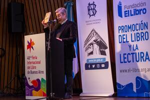Ezequiel Martínez en el acto de lanzamiento de la Feria del libro 2024