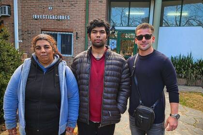 Ezequiel Ponce junto a uno de sus abogados defensores Fernando Madeo Facente, tras ser liberado. Foto: Fernando Madeo Facente