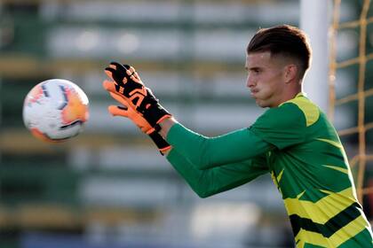Ezequiel Unsain hizo el gol en contra para el triunfo de Arsenal ante Defensa y Justicia, pero también se lució con muy buenas atajadas