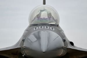 Ocho interrogantes detrás del programa de aviones F-16 que el Gobierno no responde