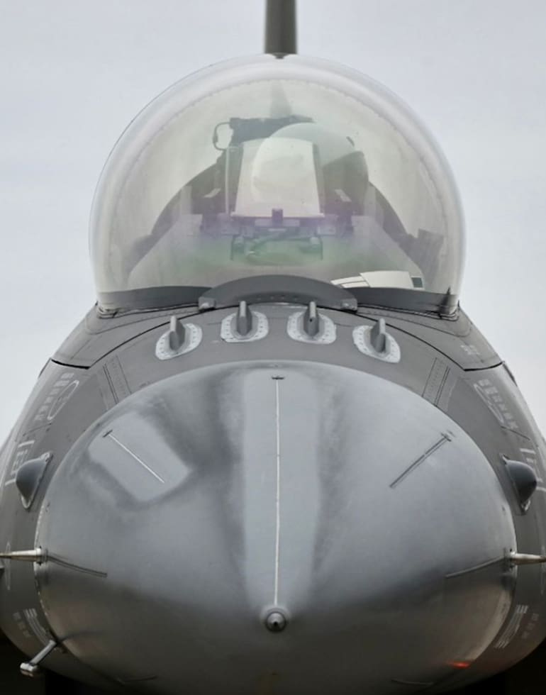 F-16