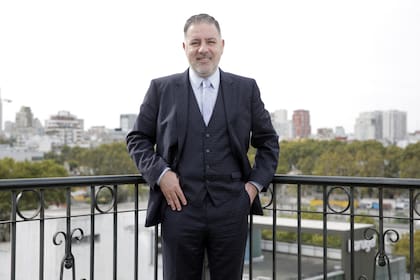 "De playboy no tengo nada y de galán, menos. Yo tengo cara de marido, no de amante"