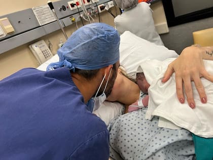 Fabián Cubero y Mica Viciconte tras el nacimiento de su hijo
