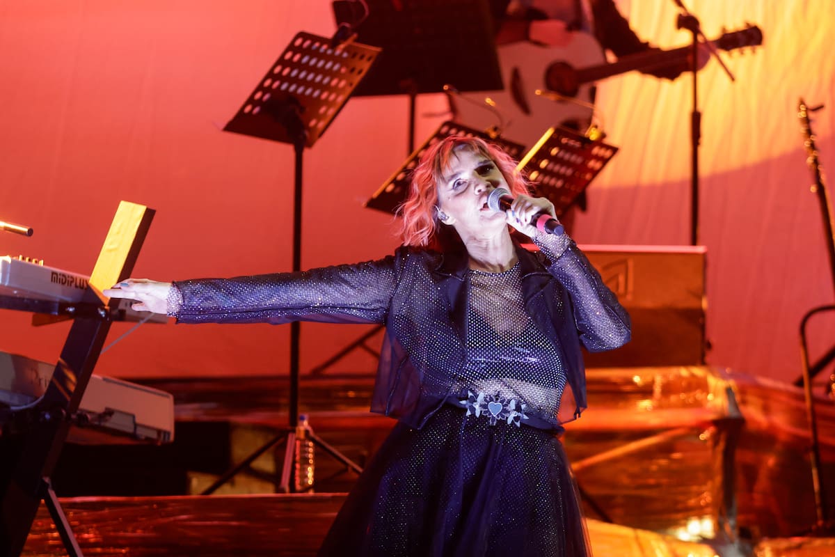 Fabiana Cantilo hace una versión memorable de "Me voy quedando", del Cuchi Leguizamón