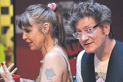 Fabiana Cantilo y Pipo Cipolatti, las voces de Los Twist, la primera banda "a colores" del rock argentino