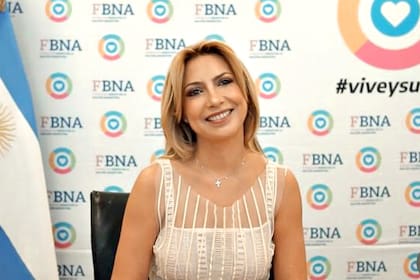 Fabiola Yáñez, con el logo #Viveysueña, que obligaba a usar a la Fundación Banco Nación