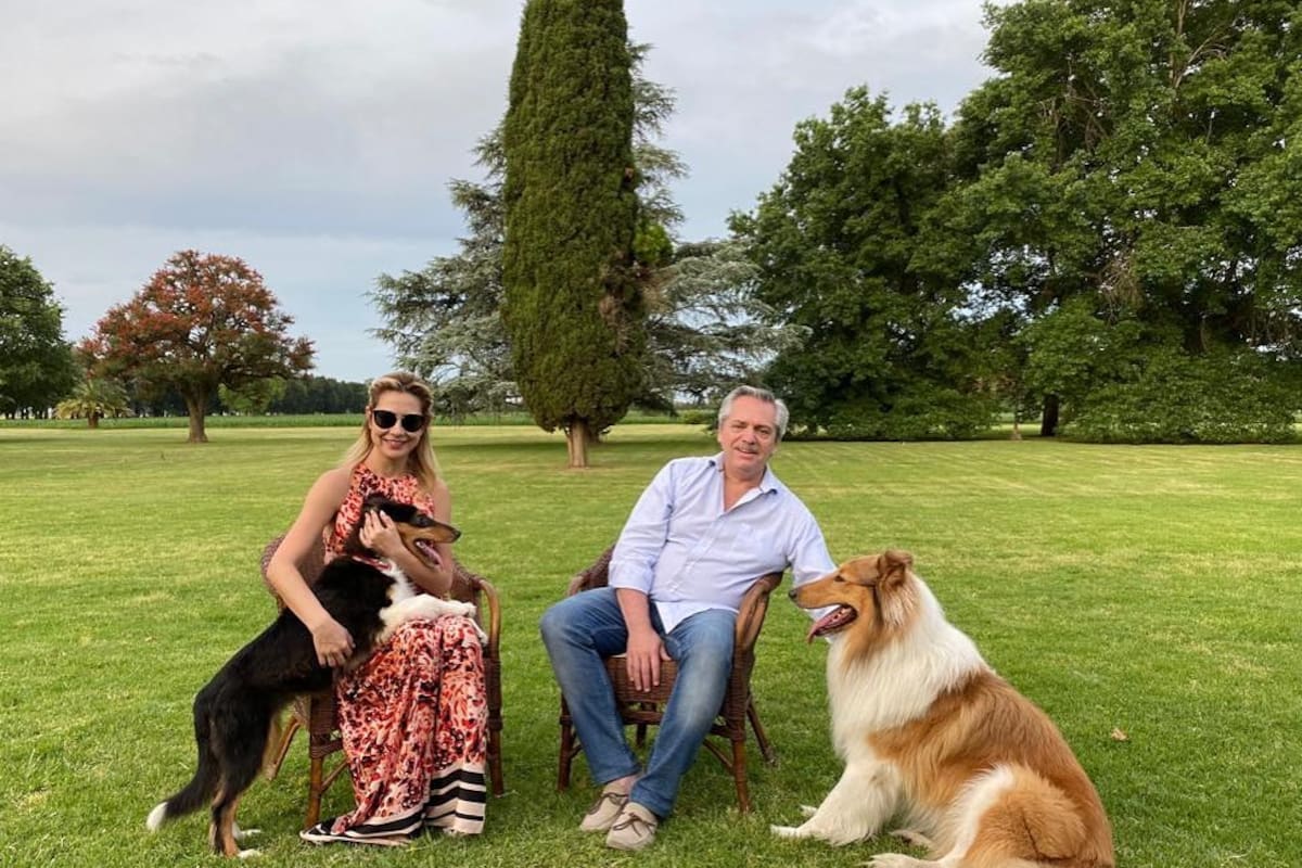 Fabiola Yañez y Alberto Fernández, con Dylan y Prócer, cuando vivían en la quinta de Olivos
