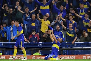 Fabra festeja el primer tanto de Boca ante Godoy Cruz