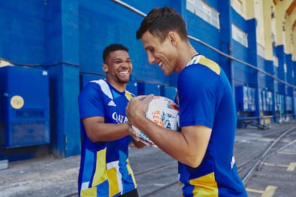 Fabra y Capaldo, dos de los que participaron de la campaña de la nueva camiseta de Boca