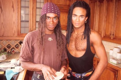 Fabrice y Rob insistieron en querer cantar de verdad en su segundo disco. Farian prefirió revelar la verdad antes que dejarlos cantar