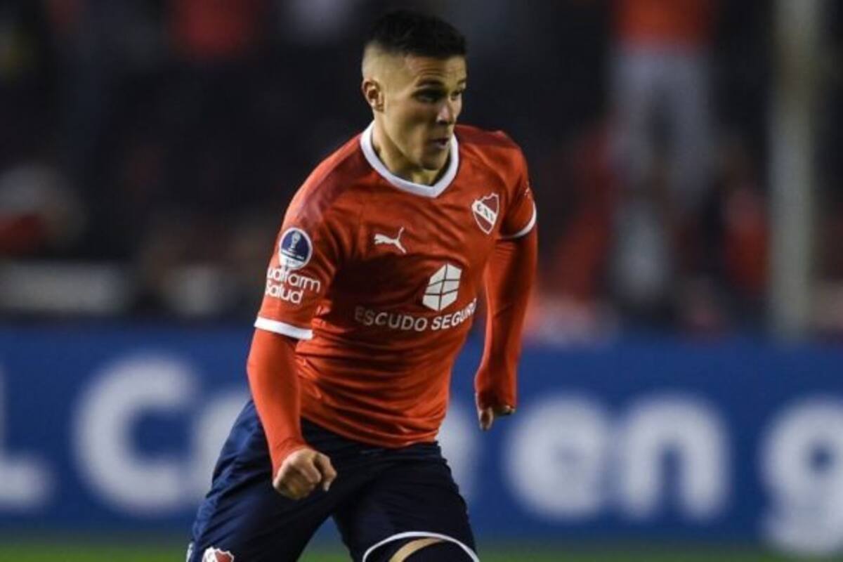 Fabricio Bustos, defensor lateral derecho de Independiente, siempre está en el radar de Boca.