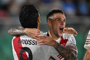 Fabricio Bustos le sirvió un centro perfecto a Sebastián Driussi, que desató el festejo de gol de River, pero el Millonario finalmente se llevó un empate de Bolivia