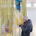 El ingeniero químico que renunció para limpiar casas de coleccionistas y se transformó en artista visual