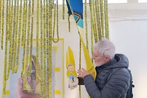 El ingeniero químico que renunció para limpiar casas de coleccionistas y se transformó en artista visual