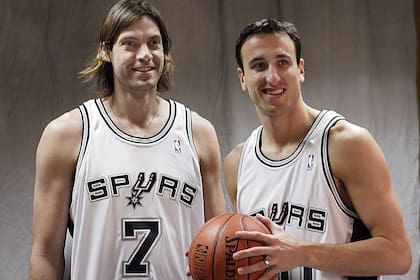 Fabricio Oberto junto a Manu Ginóbili cuando jugaron en los Spurs