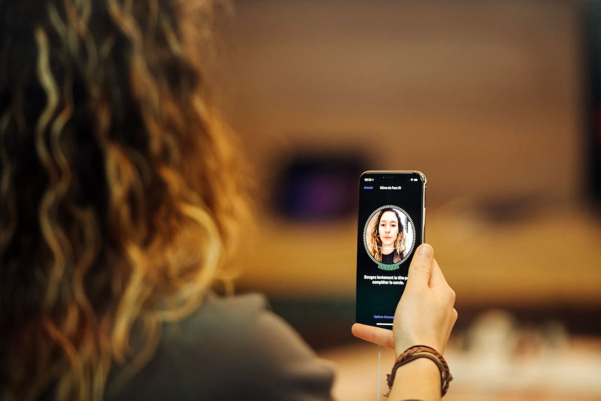 Face ID podría usar la ubicación de las venas en el rostro para mejorar la identificación del usuario y evitar los falsos positivos que se dan entre gemelos