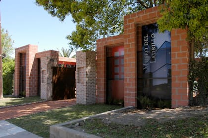 Fachada de acceso al Museo del Ladrillo, situado en La Plata
