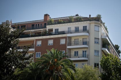 Fachada del ático ubicado en el barrio de Chamberí, adquirido por la Comunidad de Madrid